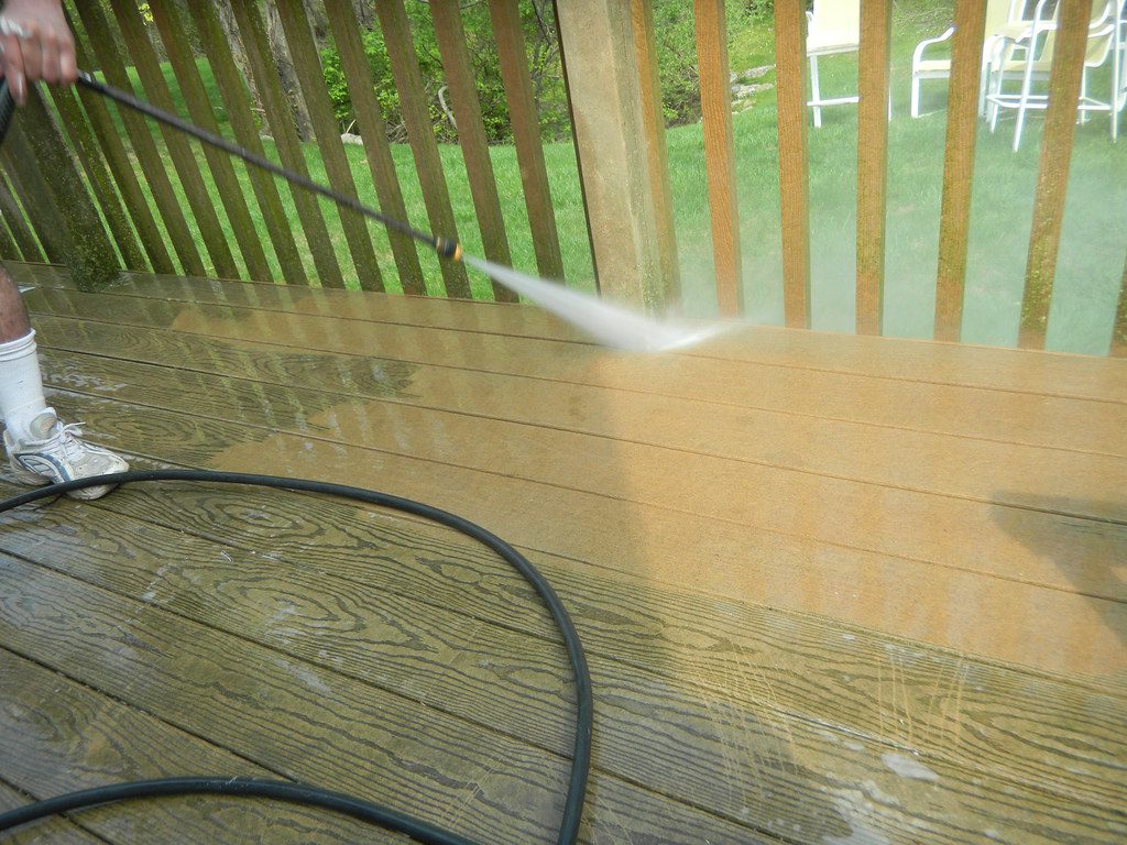 fence and deck washing